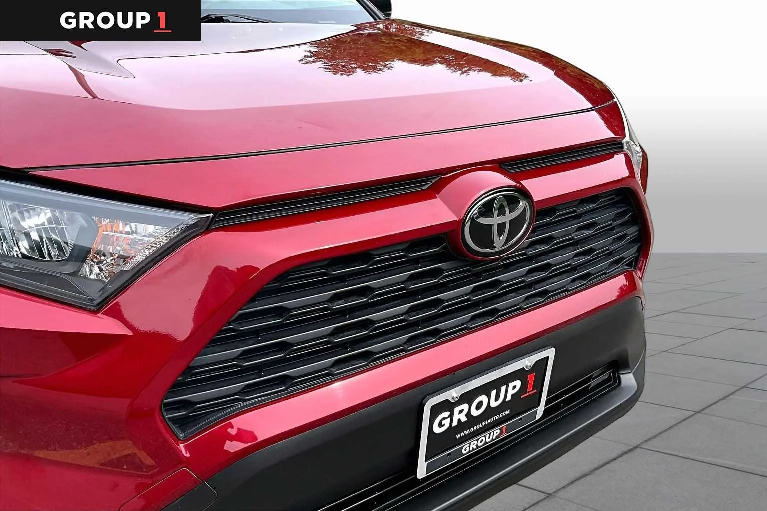 Certified Used 2019 Ruby Flare Pearl Toyota LE image 32