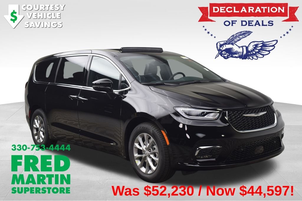 2026 Chrysler Pacifica Limited's photo