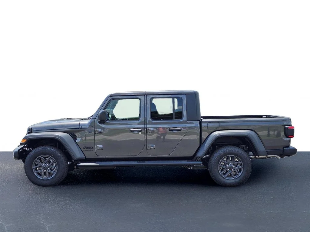 New 2026 Granite Crystal Metallic Clear-Coat Exterior Paint Jeep Sport S image 13