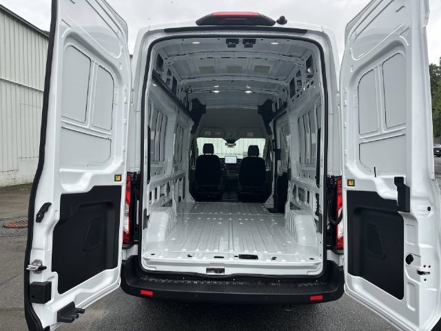 New 2026 Oxford White Ford Cargo Van image 21
