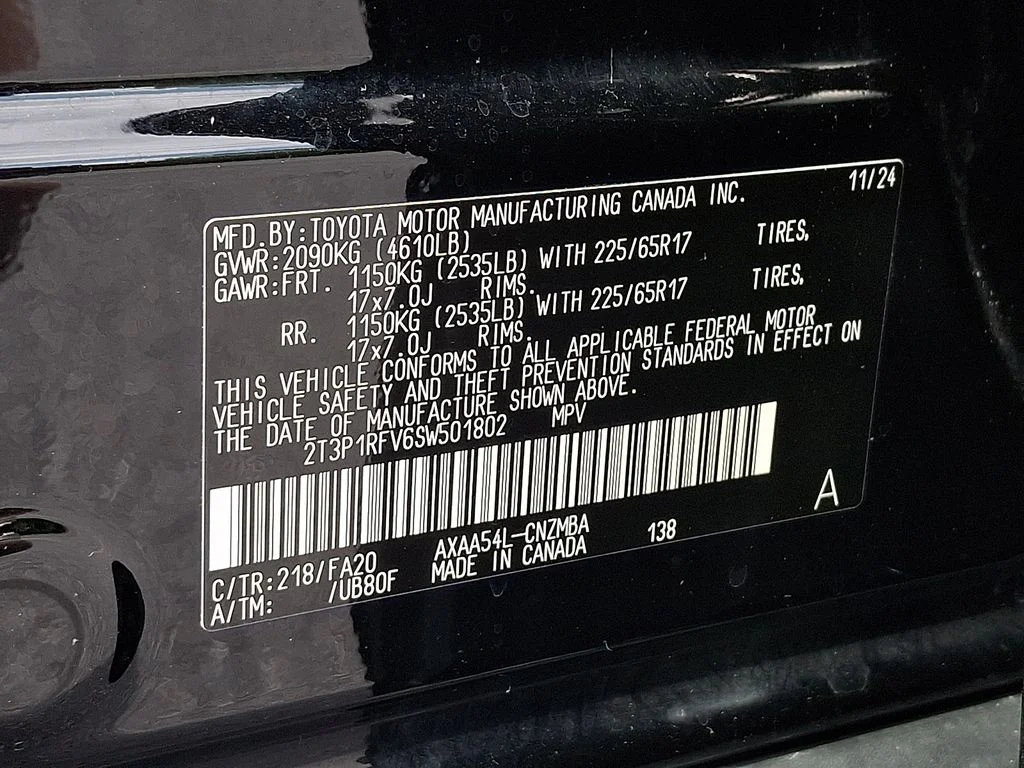 2025 Toyota RAV4 XLE - Photo 25