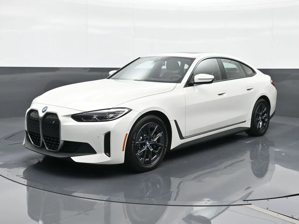 2023 BMW i4 eDrive40's photo