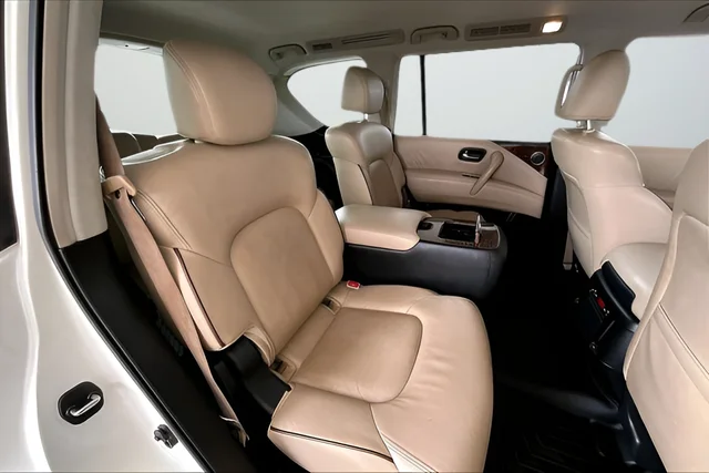 Used 2019 White Nissan SL image 20