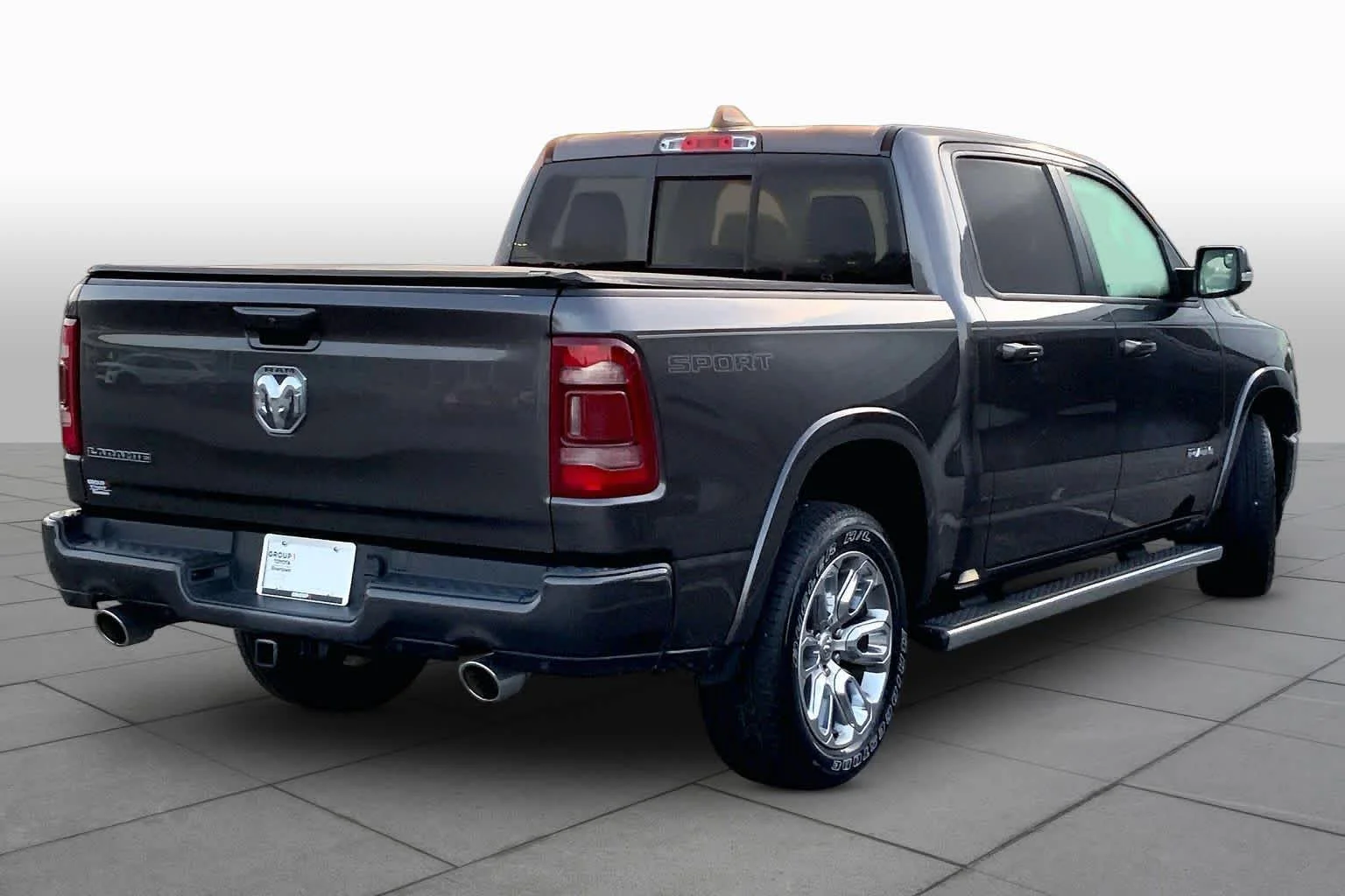 Used 2022 Granite Crystal Metallic Clearcoat Ram Laramie image 12