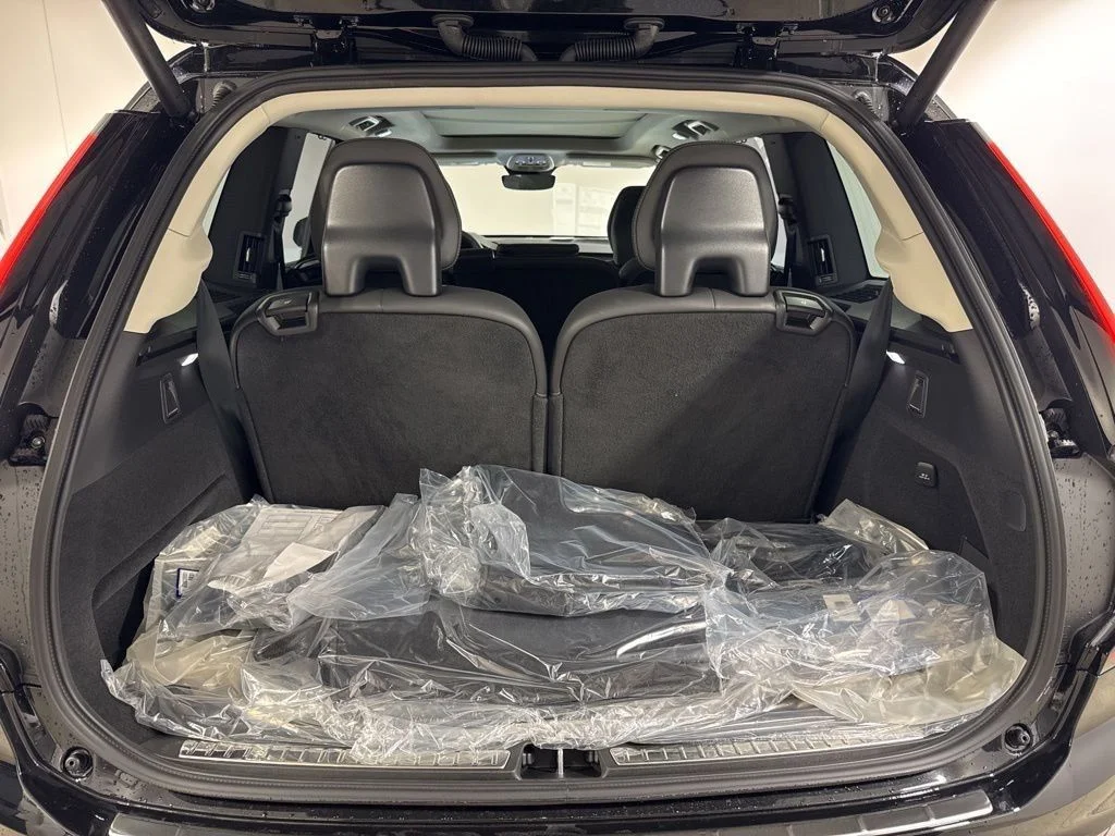 New 2026 Onyx Black Metallic Volvo T8 Ultra image 30