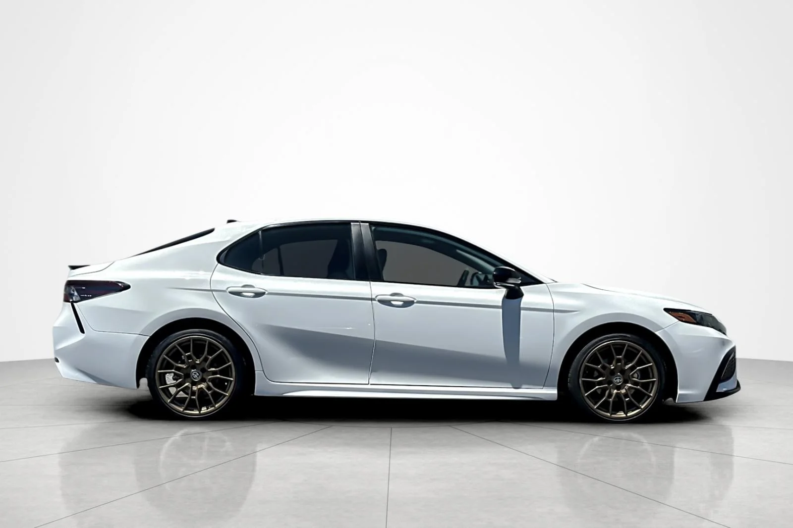 Certified Used 2024 Ice Cap Toyota Hybrid SE Nightshade image 6