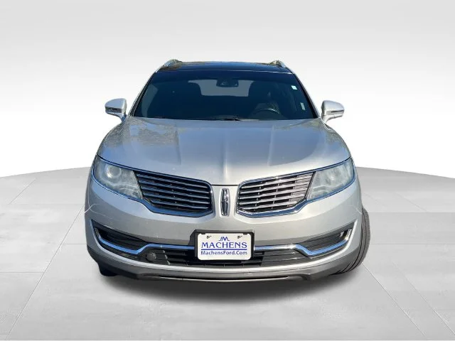Used 2017 Silver Lincoln Reserve image 14