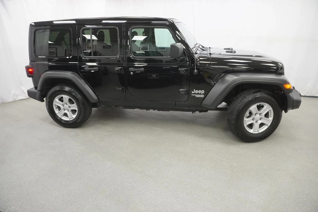Used 2021 Black Jeep Unlimited Sport S image 10