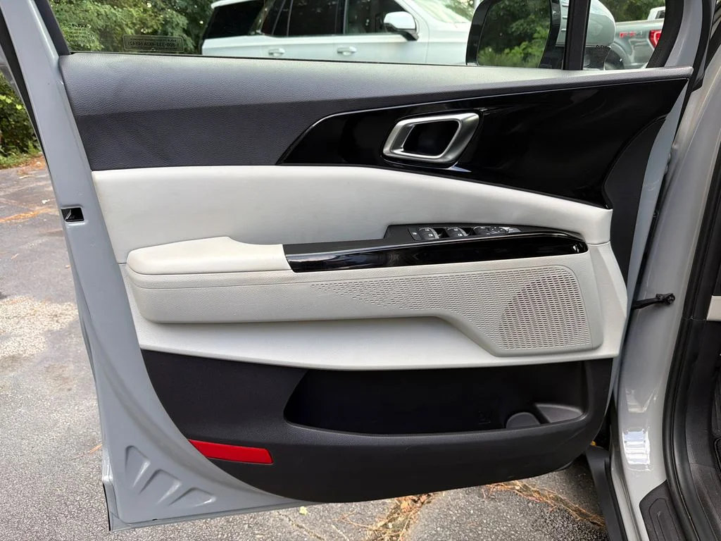 Used 2024 White Kia EX image 10