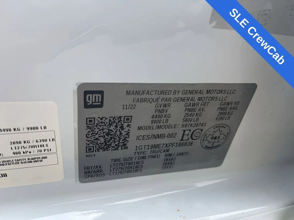 Used 2023 Summit White GMC SLE image 31