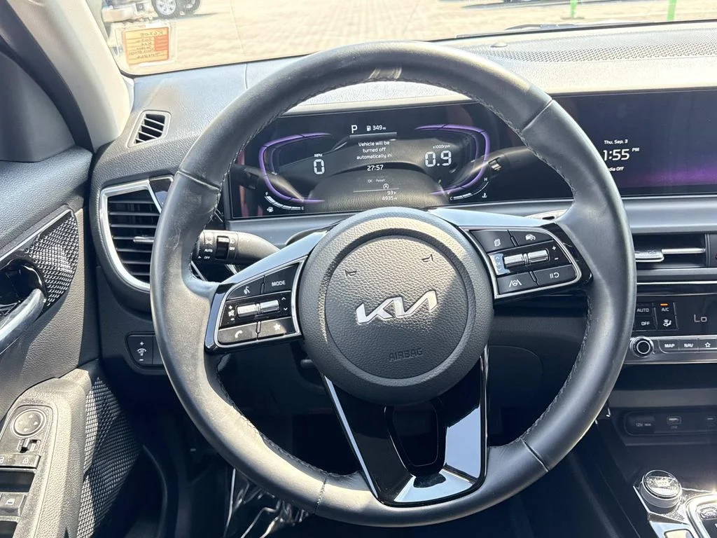 Used 2026 Orange Kia S image 12