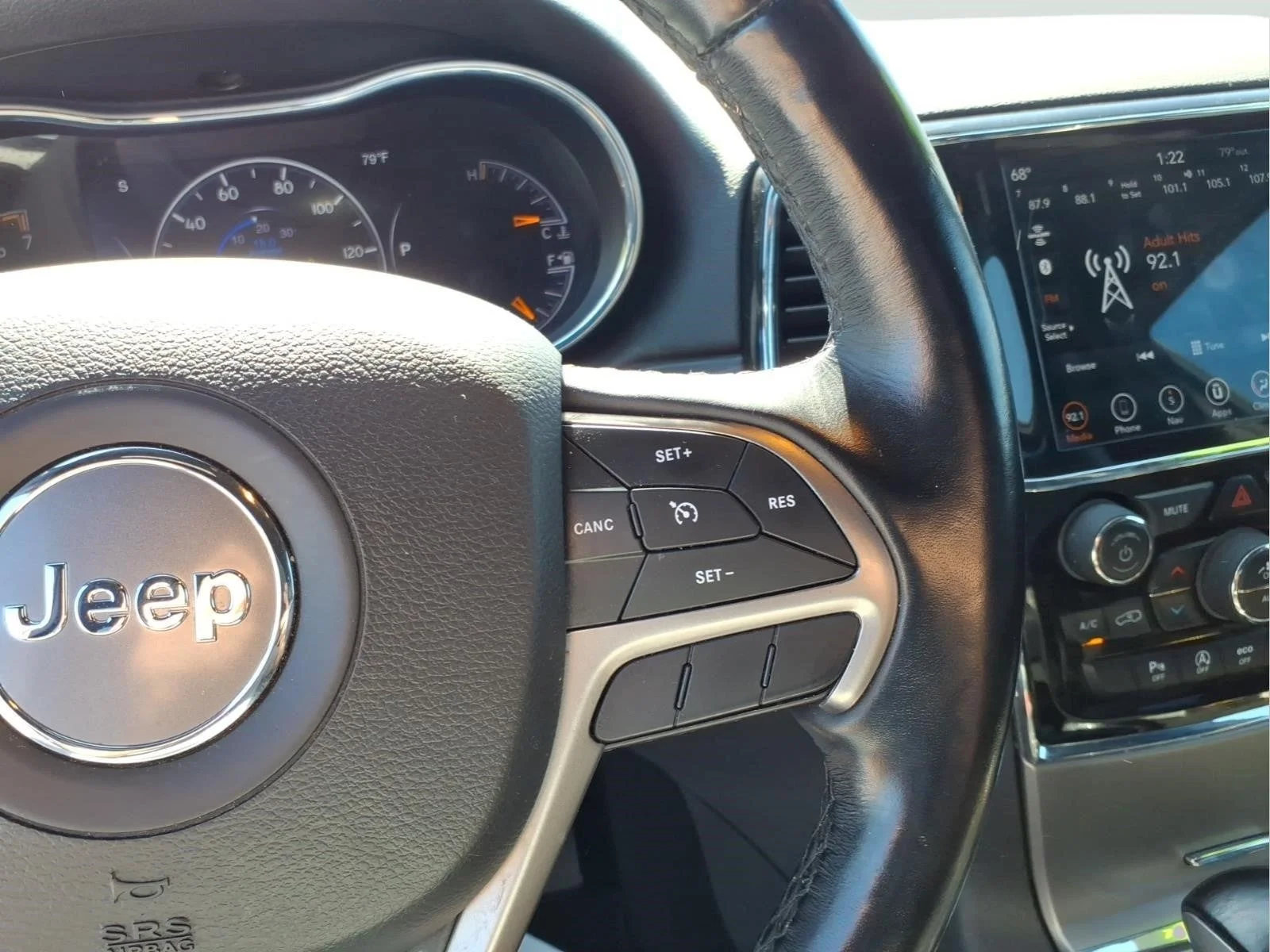 Used 2021 Granite Crystal Metallic Clearcoat Jeep Laredo X image 16