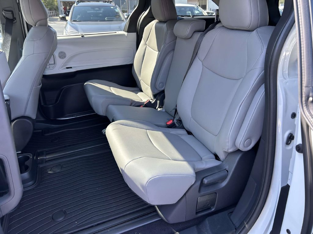 New 2026 Wind Chill Pearl Toyota XLE image 13