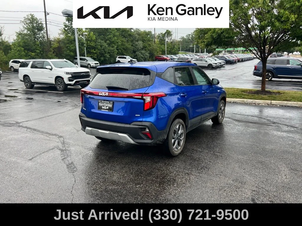 Certified Used 2024 Blue Kia LX image 5