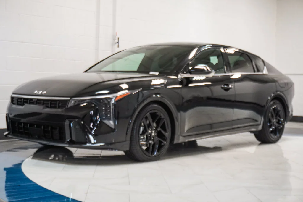 Used 2025 Black Kia GT-Line Turbo image 4