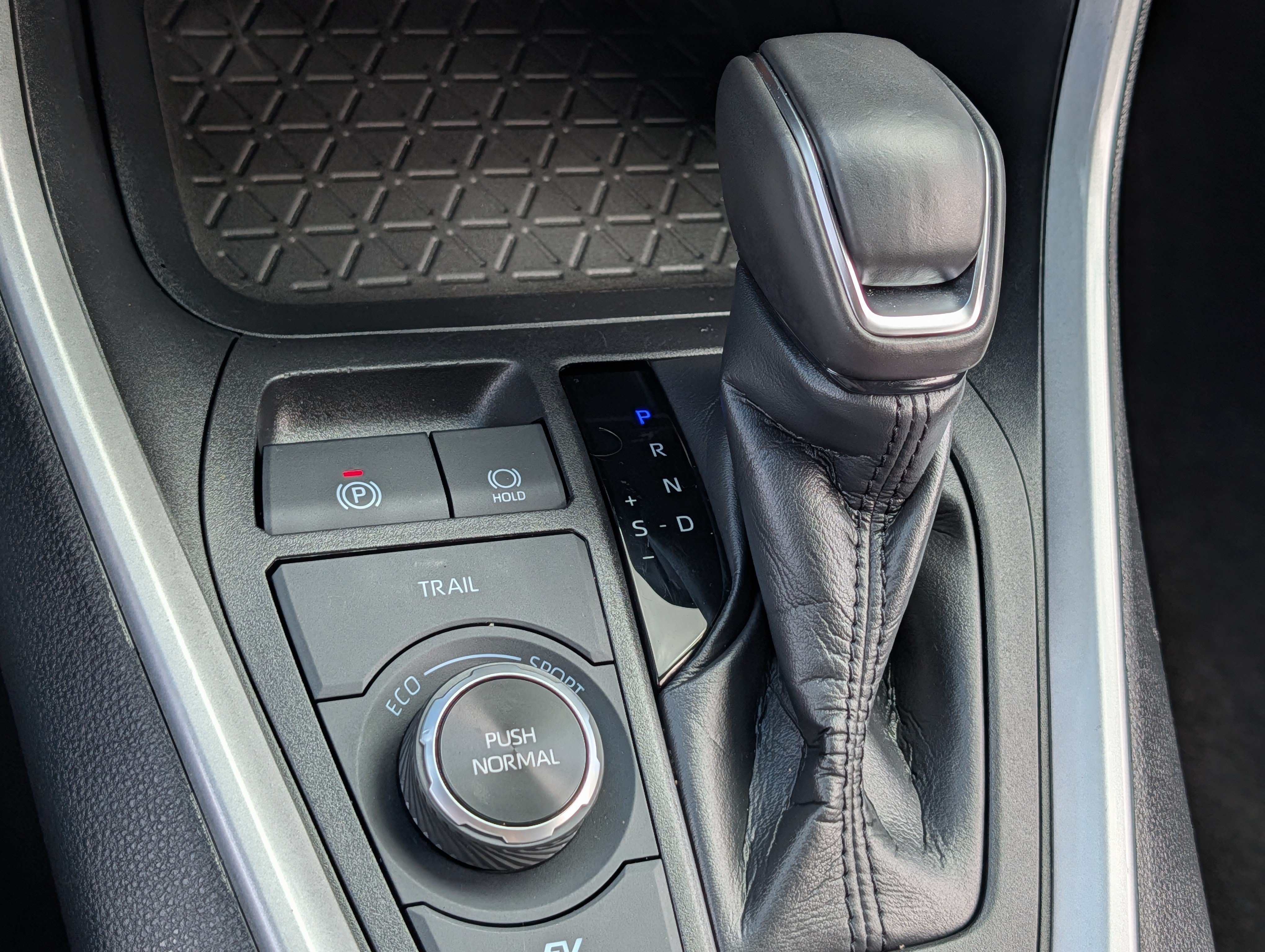 Used 2024 Magnetic Gray Metallic Toyota Hybrid XLE Premium image 24