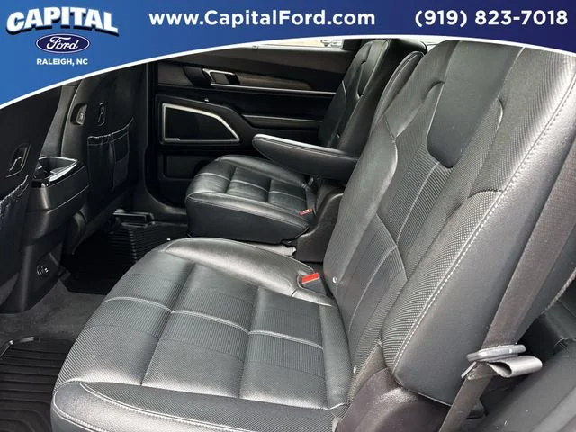 Used 2022 Gray Kia EX image 18