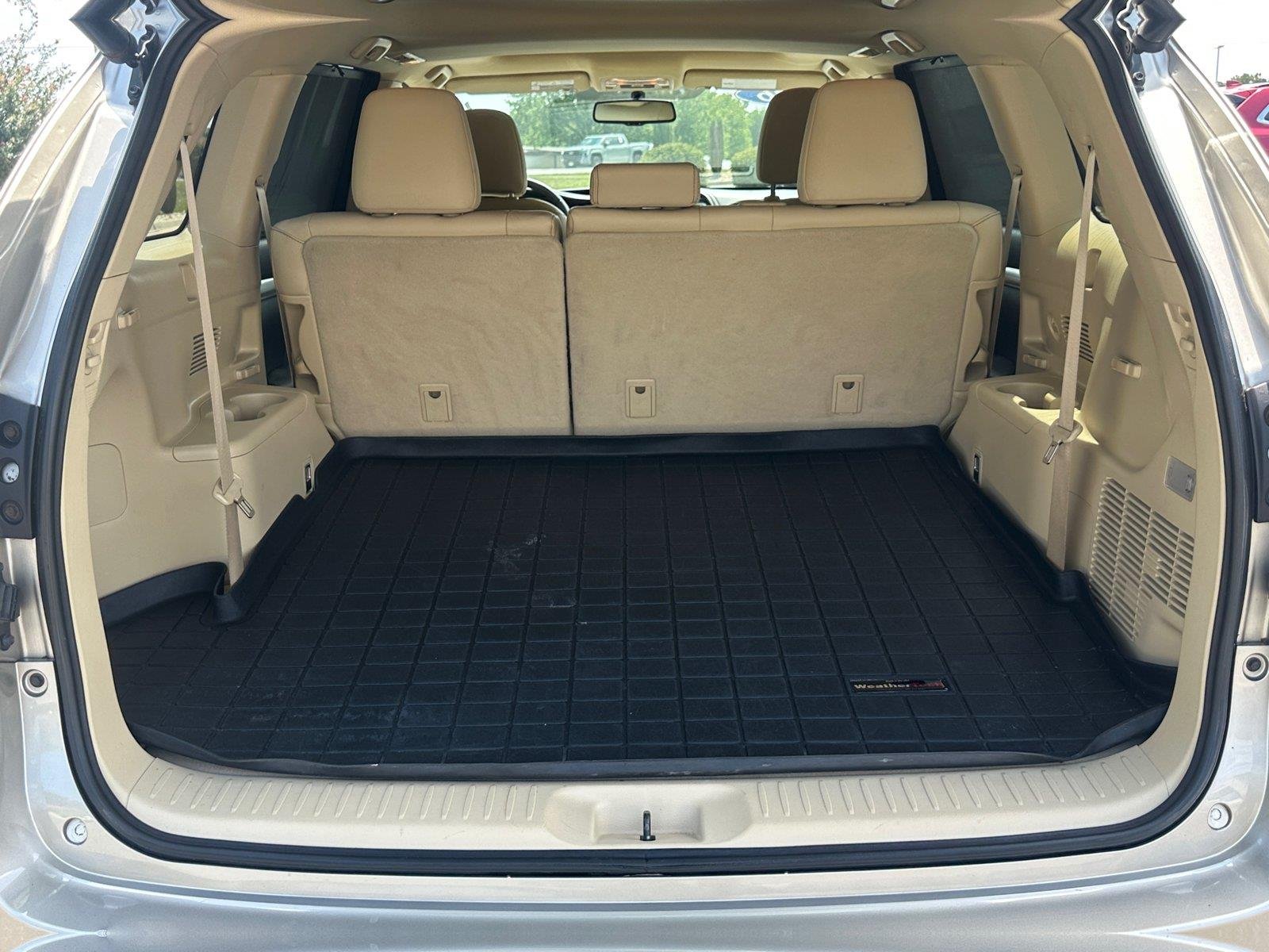 Used 2016 Creme Brulee Mica Toyota XLE image 13