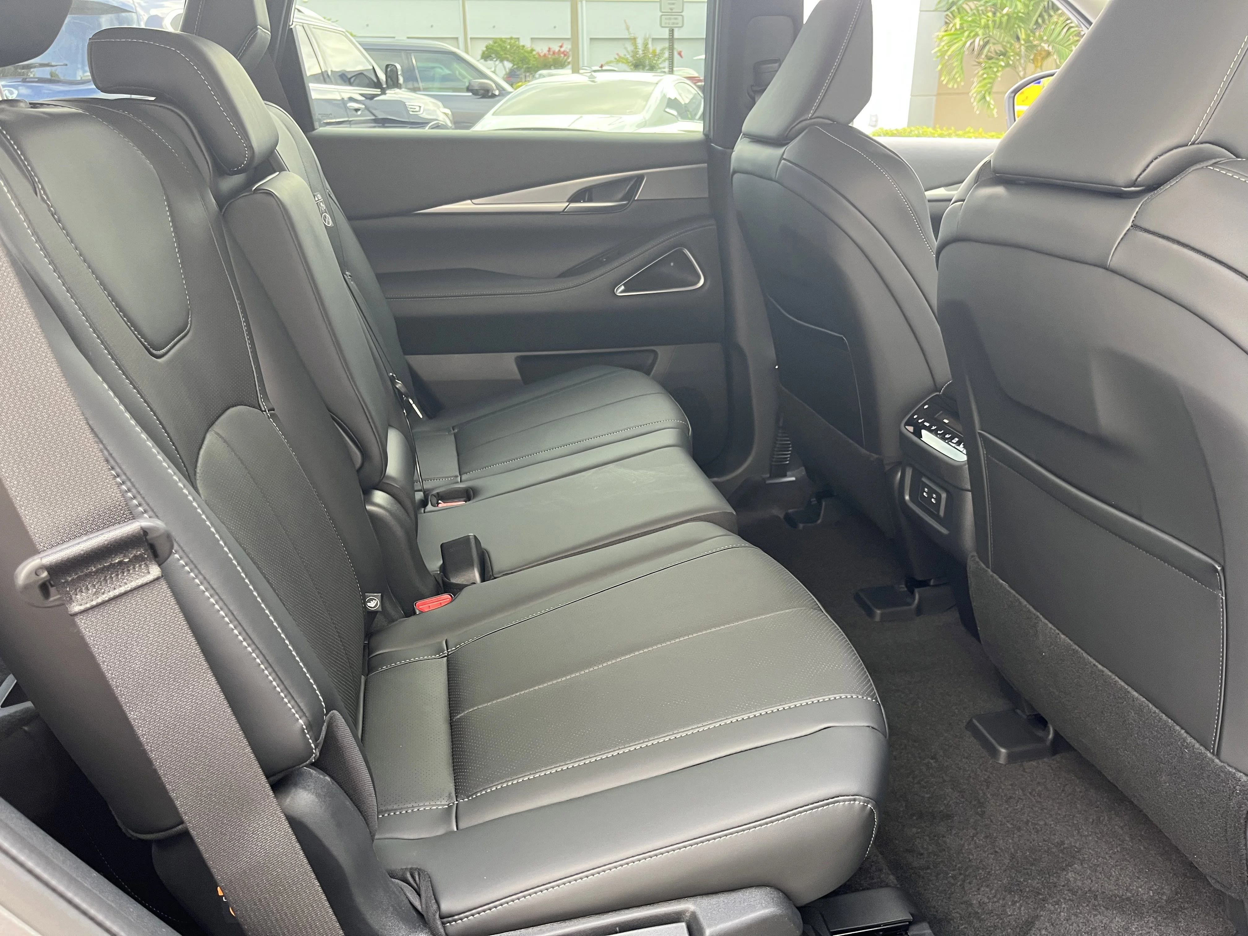 New 2027 Graphite Shadow INFINITI LUXE image 21