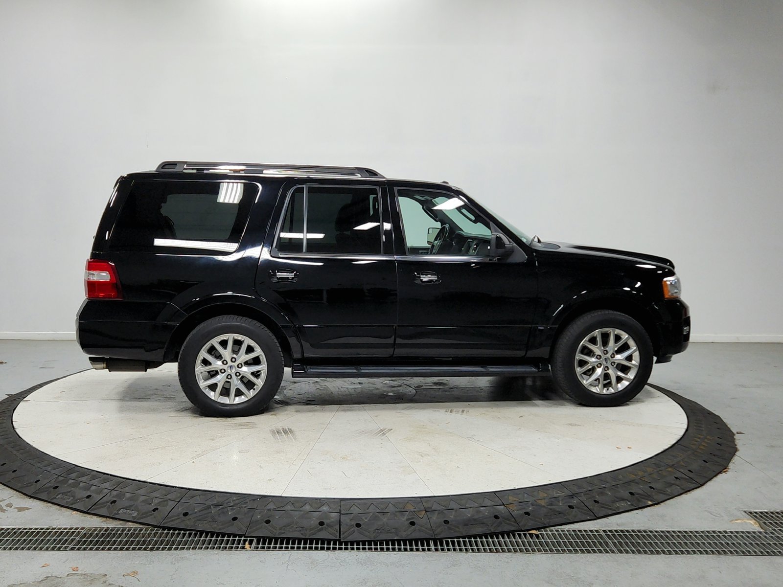 Used 2017 Black Ford Limited image 9
