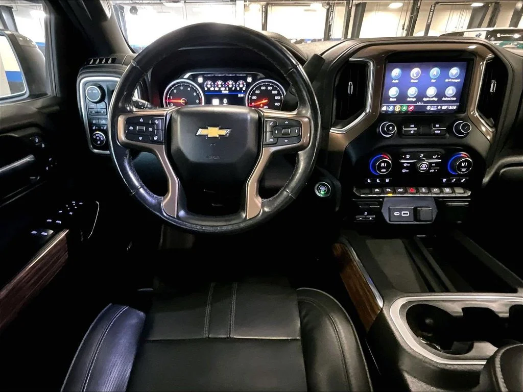 Used 2022 Gray Chevrolet High Country image 17