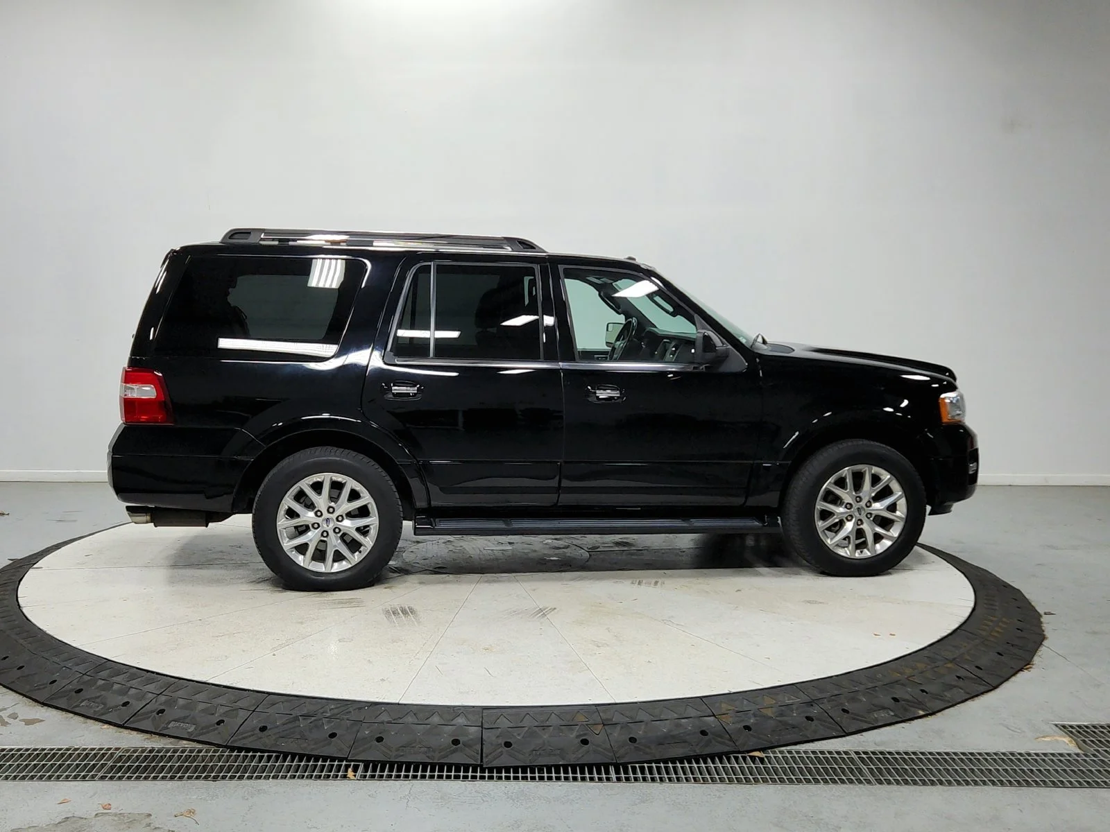 Used 2017 Black Ford Limited image 9