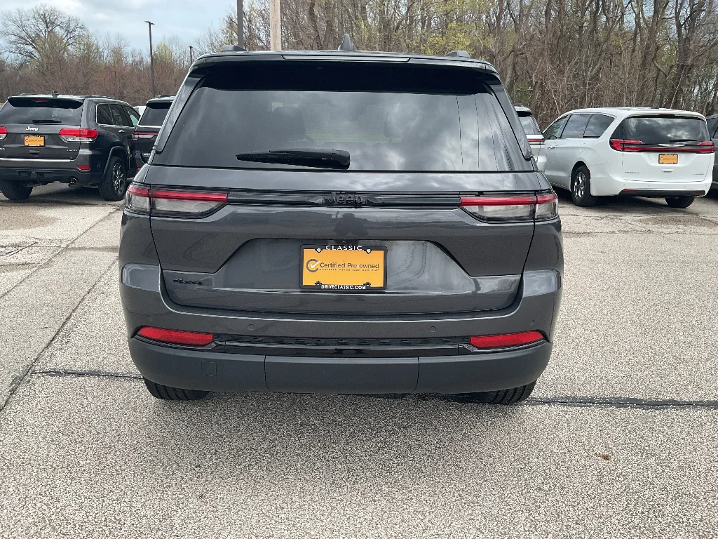 Certified Used 2023 Baltic Gray Metallic Clear Coat Jeep Altitude X image 6