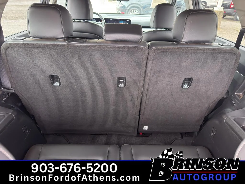 Used 2024 Wolf Gray Kia S image 12