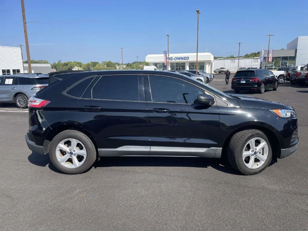 Certified Used 2020 Black Ford SE image 2