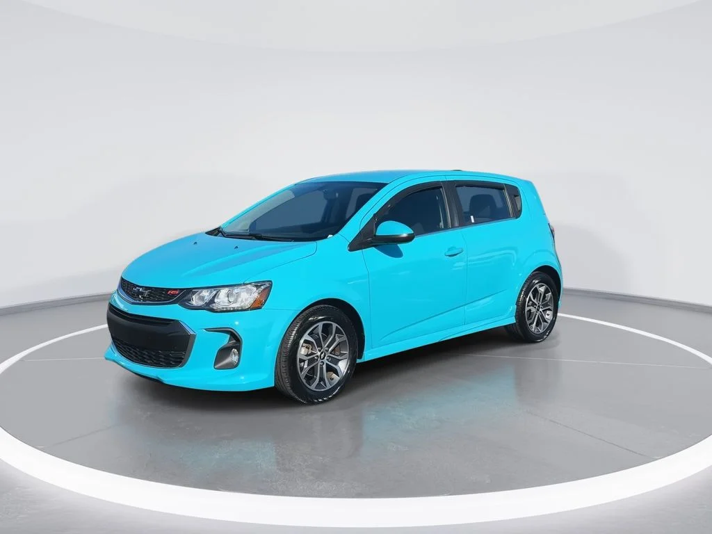 Used 2020 Blue Chevrolet LT image 4