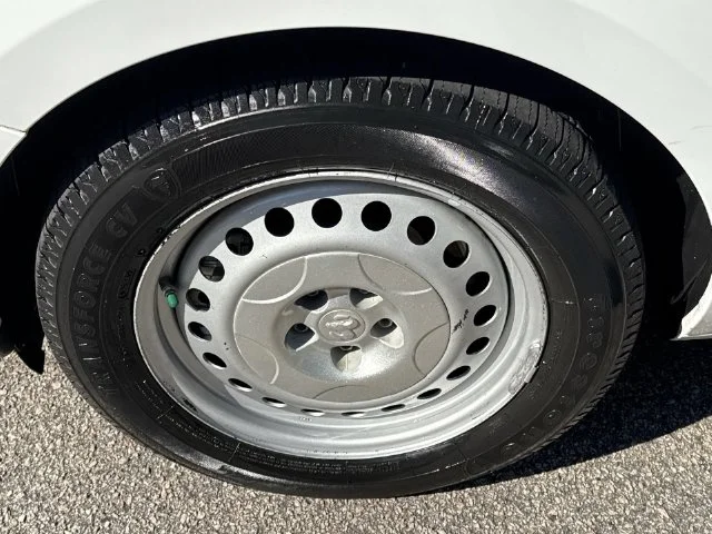 Used 2022 White Ram Base image 13