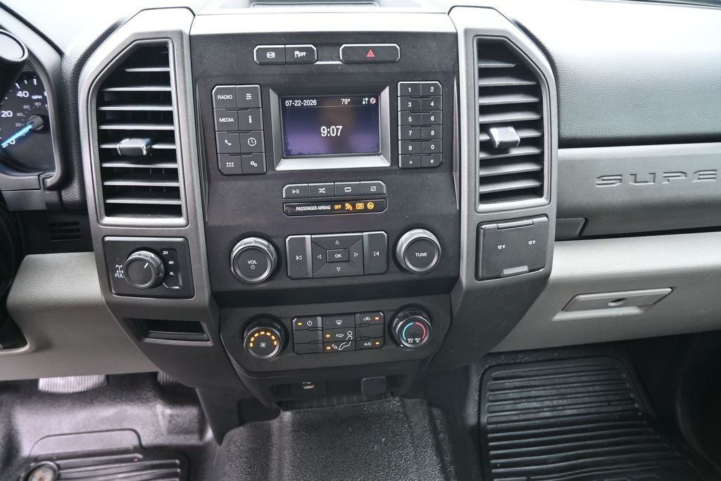 Used 2021 White Ford XL image 30