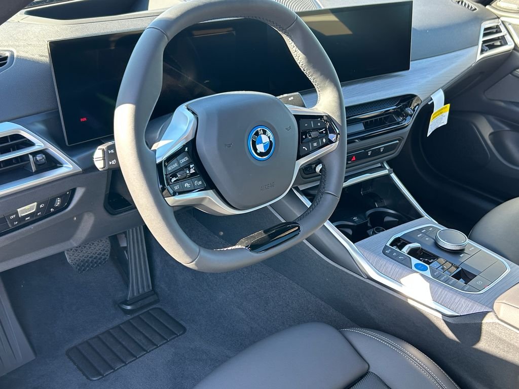 New 2026 Skyscraper Grey Metallic BMW eDrive40 image 13