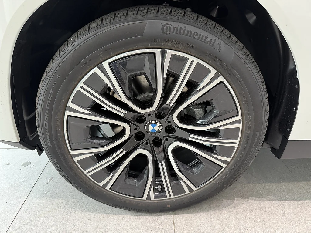 New 2026 Alpine White BMW 30 xDrive image 8