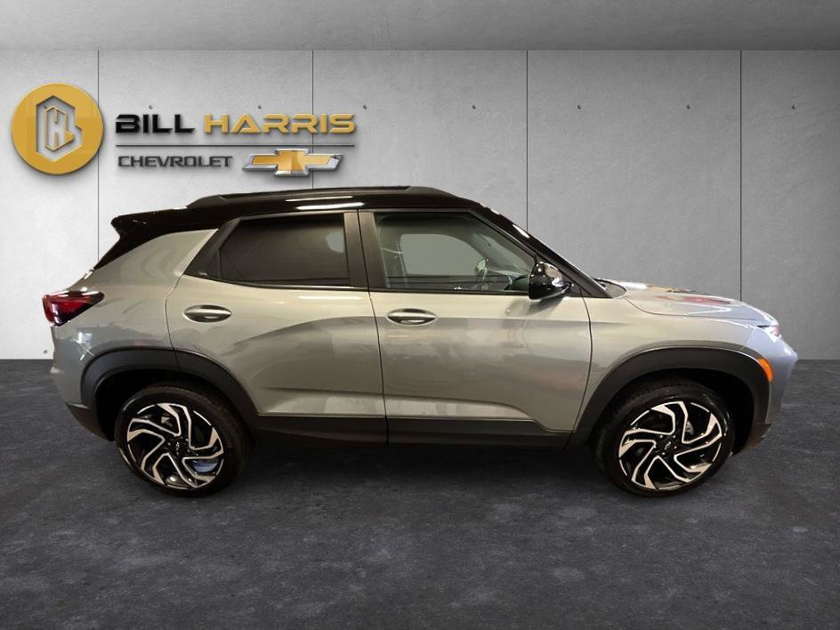 Used 2025 Gray Chevrolet RS image 10
