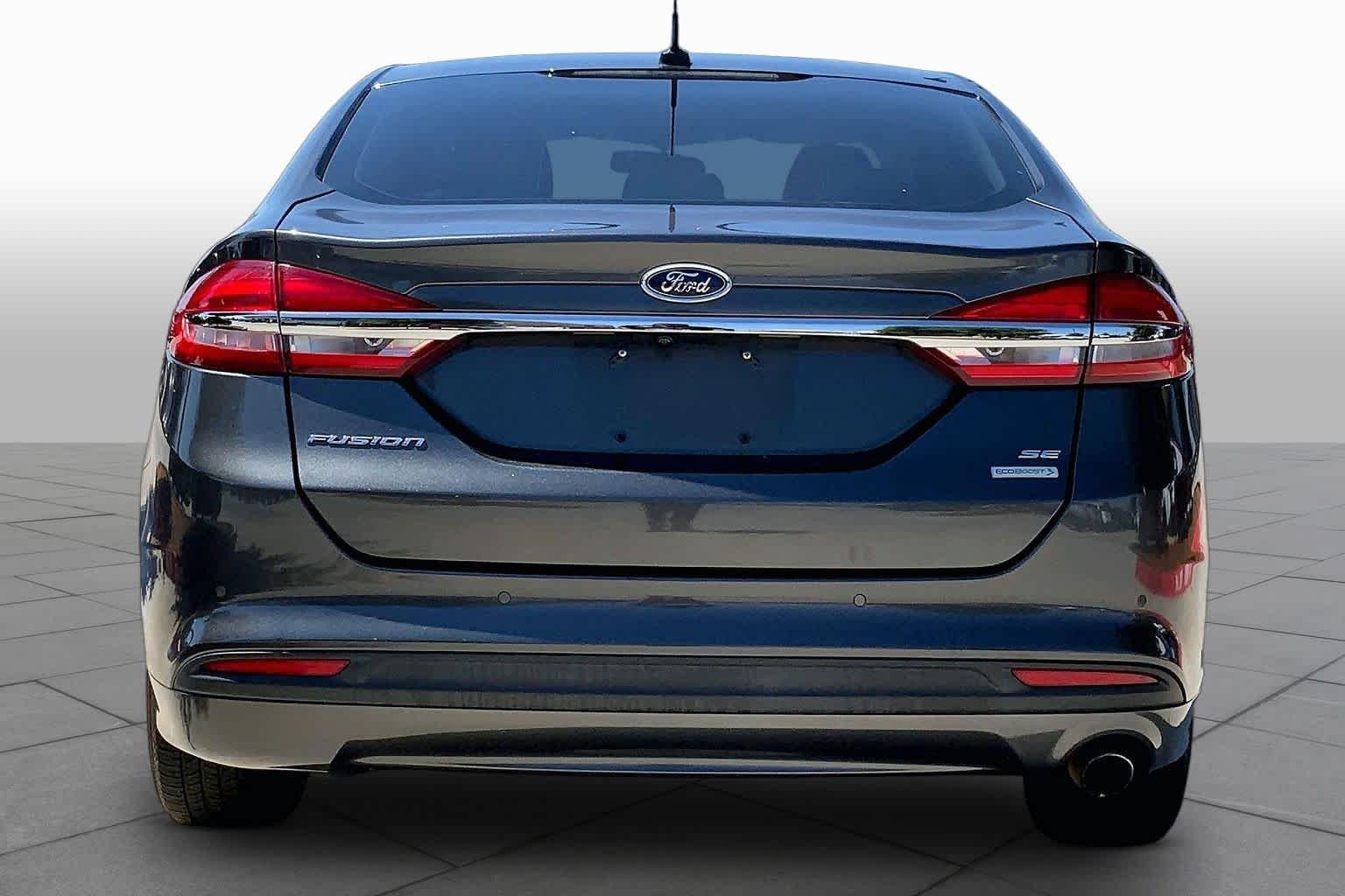 Used 2017 Magnetic Ford SE image 5