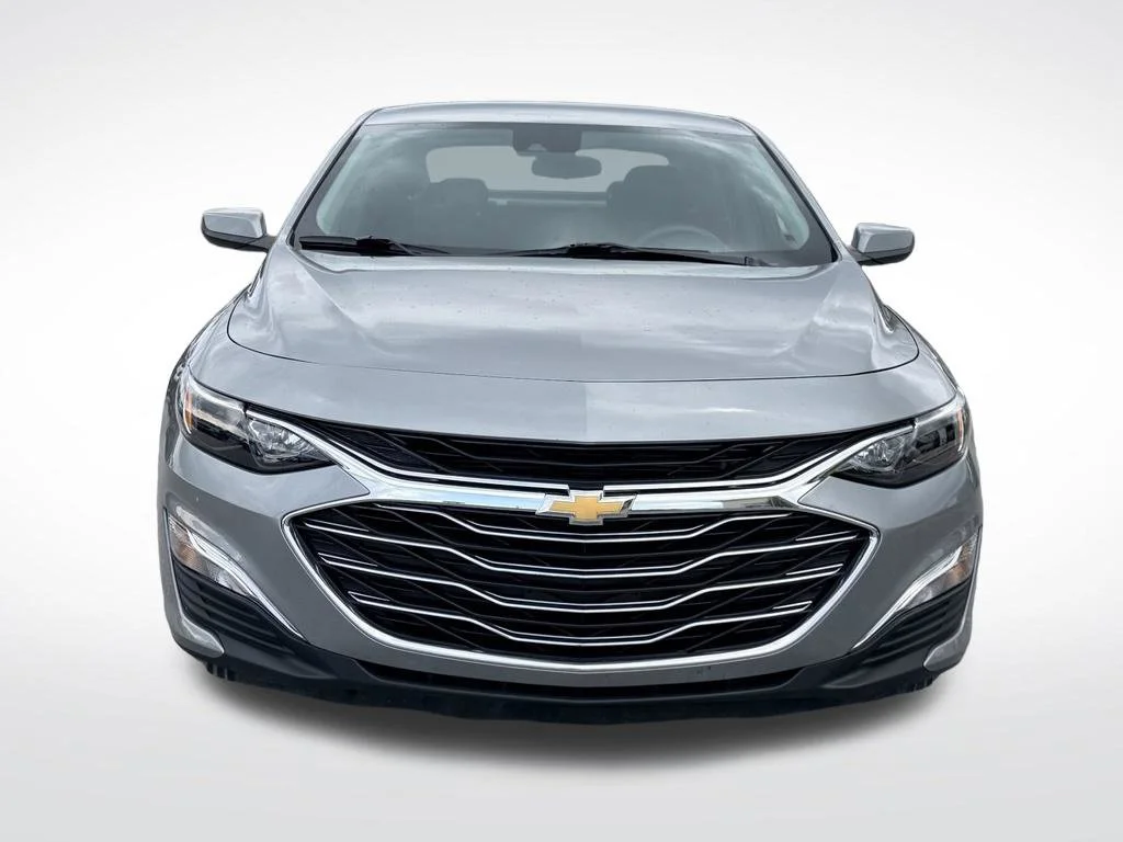 Used 2025 Gray Chevrolet LT image 9