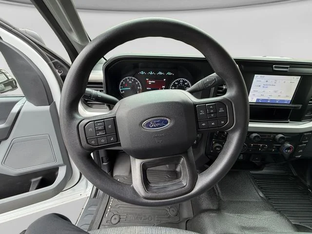 Used 2025 Oxford White Ford XLT image 13