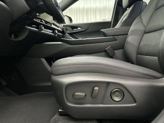 New 2027 Lakeshore Blue Metallic Chevrolet LT image 17