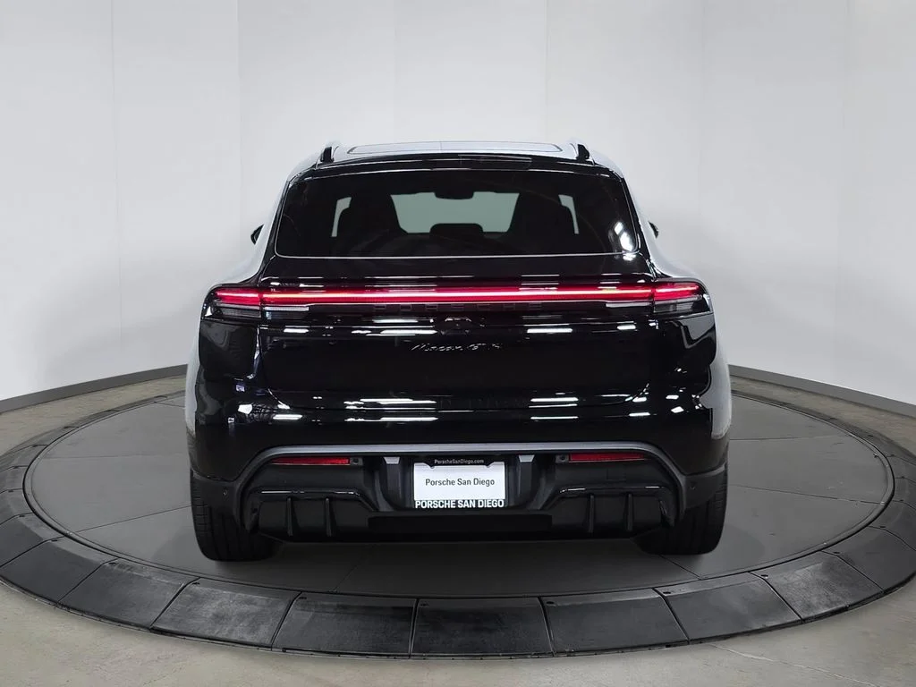2026 Porsche Macan GTS - Photo 6