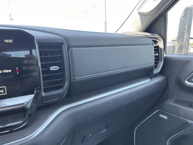 Used 2024 White GMC SLT image 41