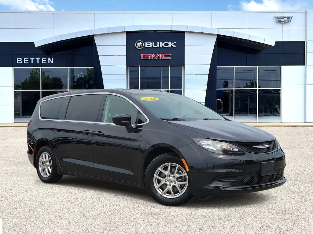 2022 Chrysler Voyager