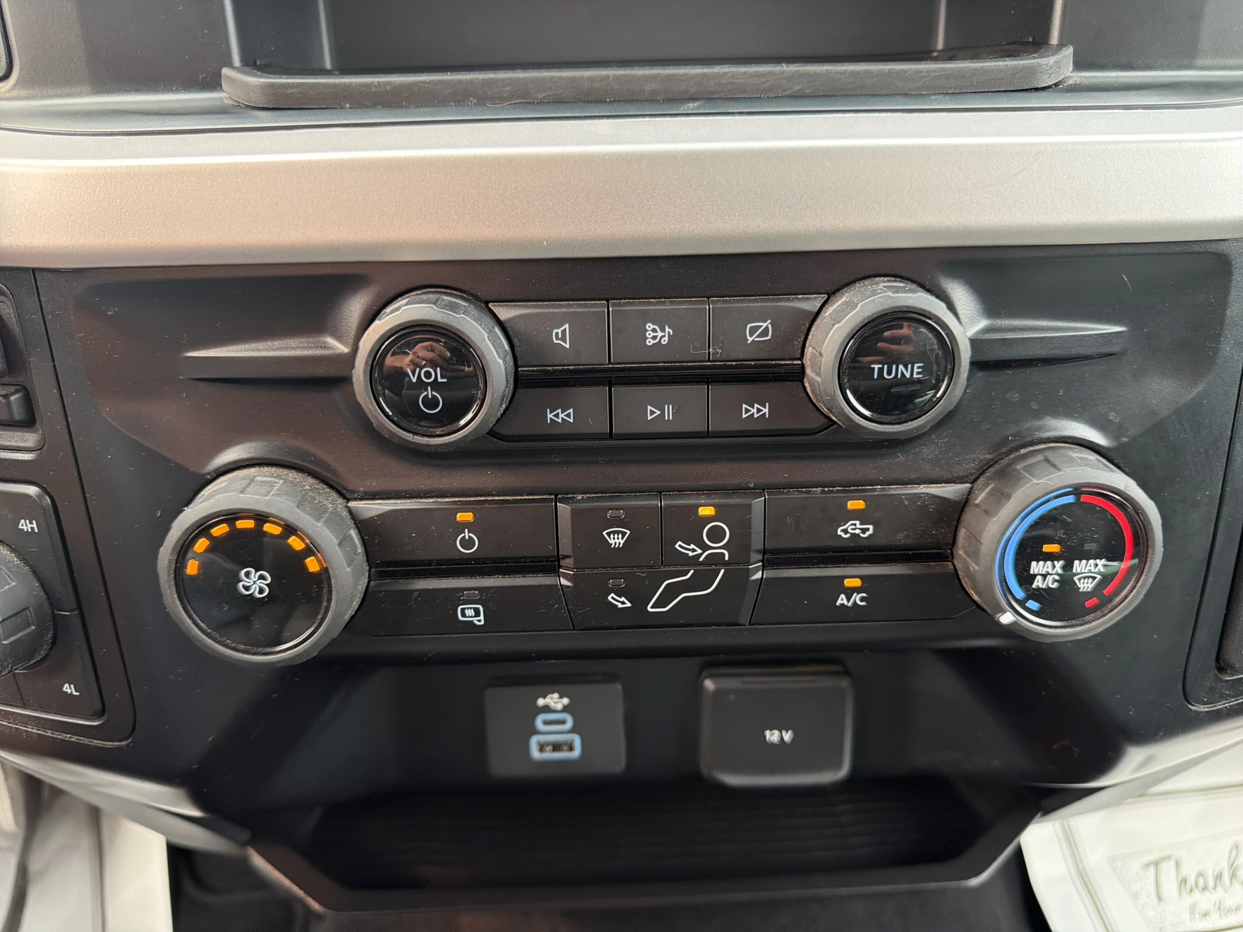 Used 2024 Oxford White Ford XLT image 29