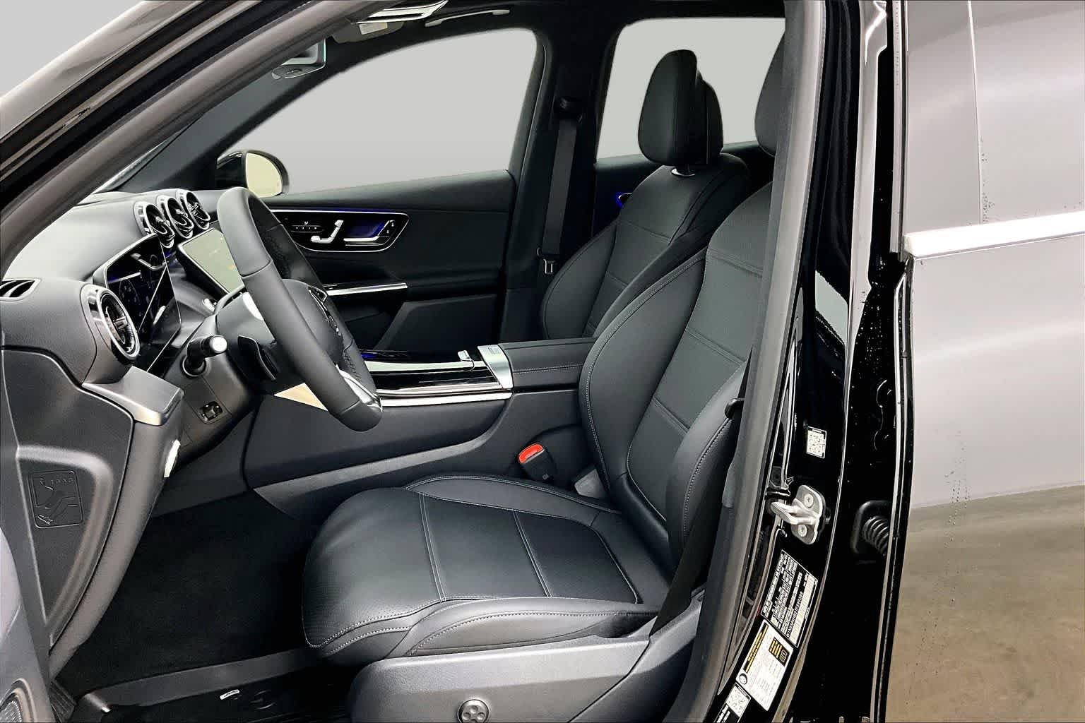 New 2026 Black Mercedes-Benz GLC 300 image 9
