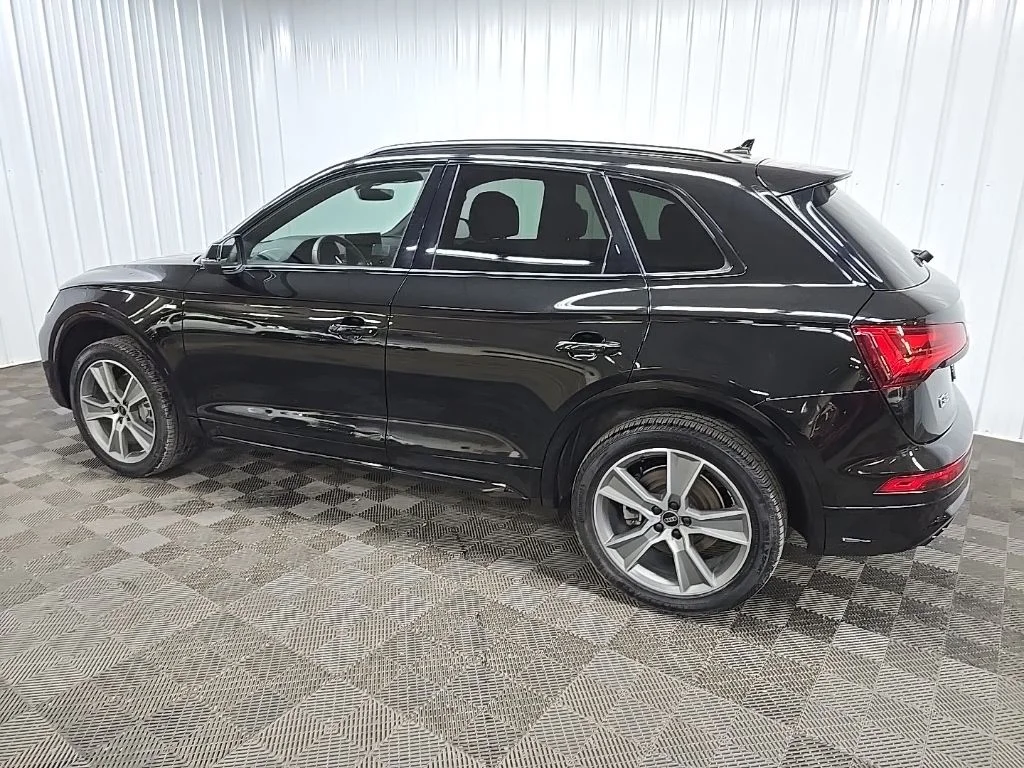 Used 2025 Black Audi 45 S line Premium image 4