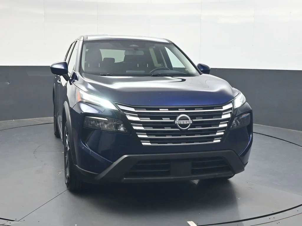 Used 2025 Blue Nissan SV image 13