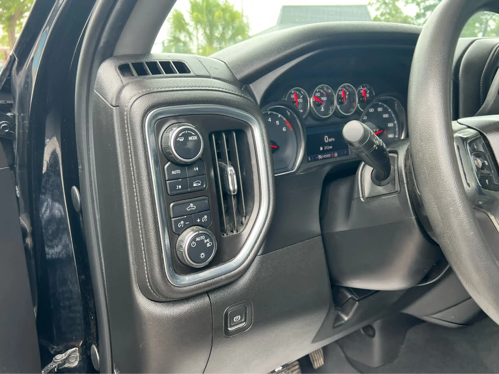 Used 2020 BLACK Chevrolet LT image 13