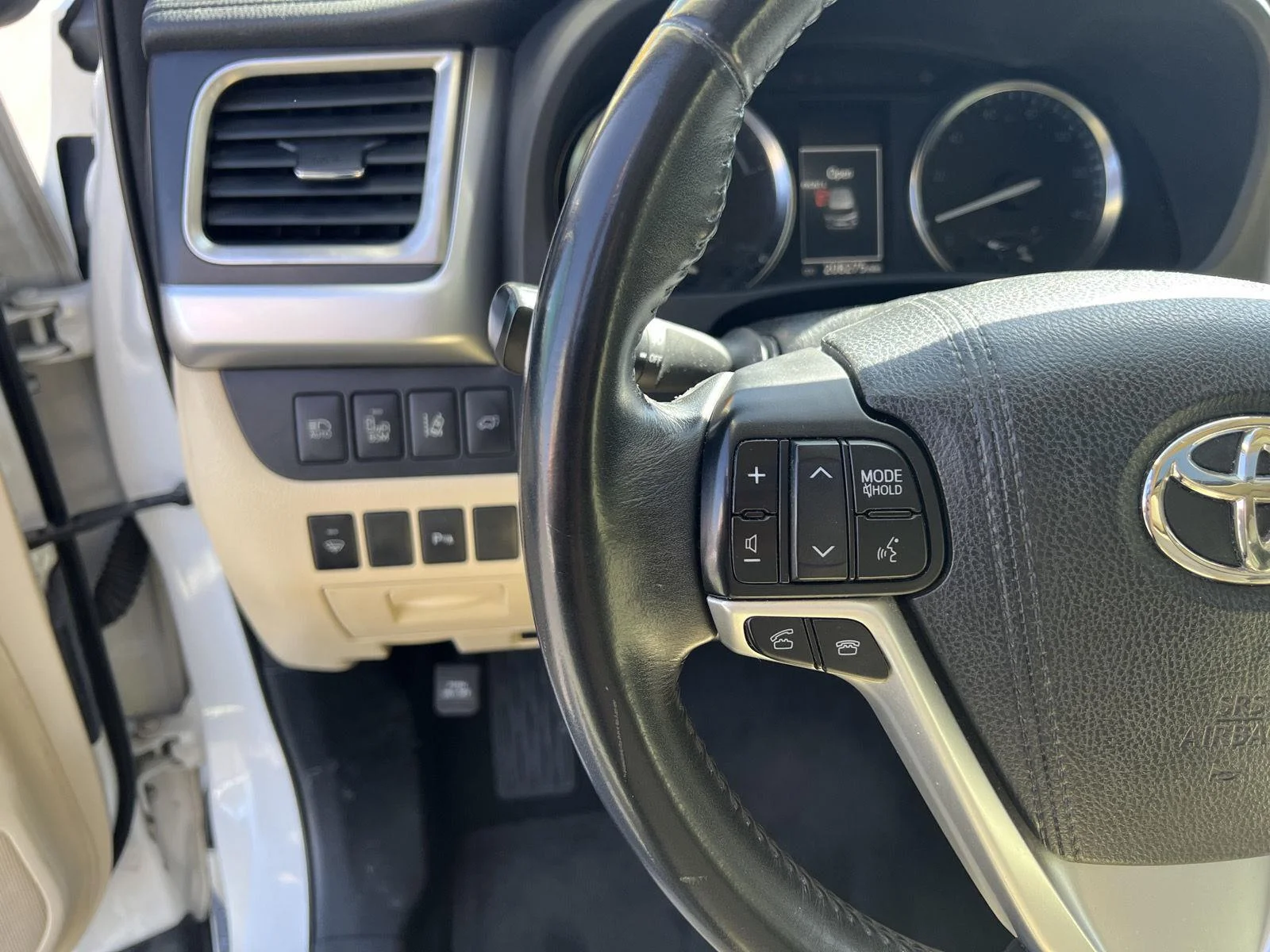 2015 Toyota Highlander Limited - Photo 19