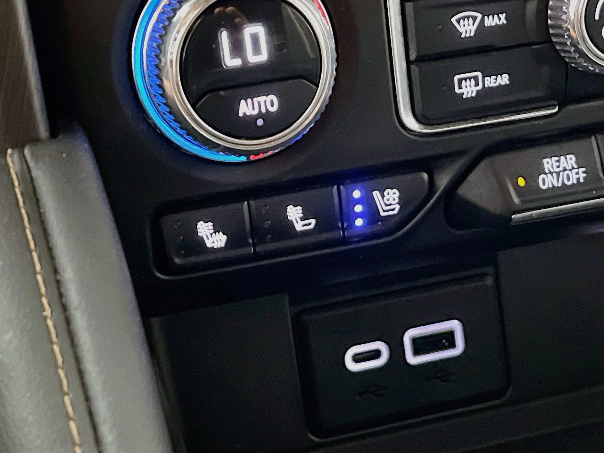Used 2023 Onyx Black GMC AT4 image 21