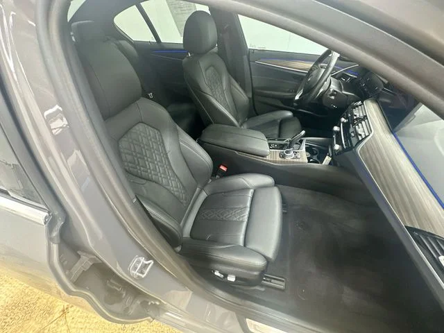 Used 2022 Gray BMW 540i xDrive image 27